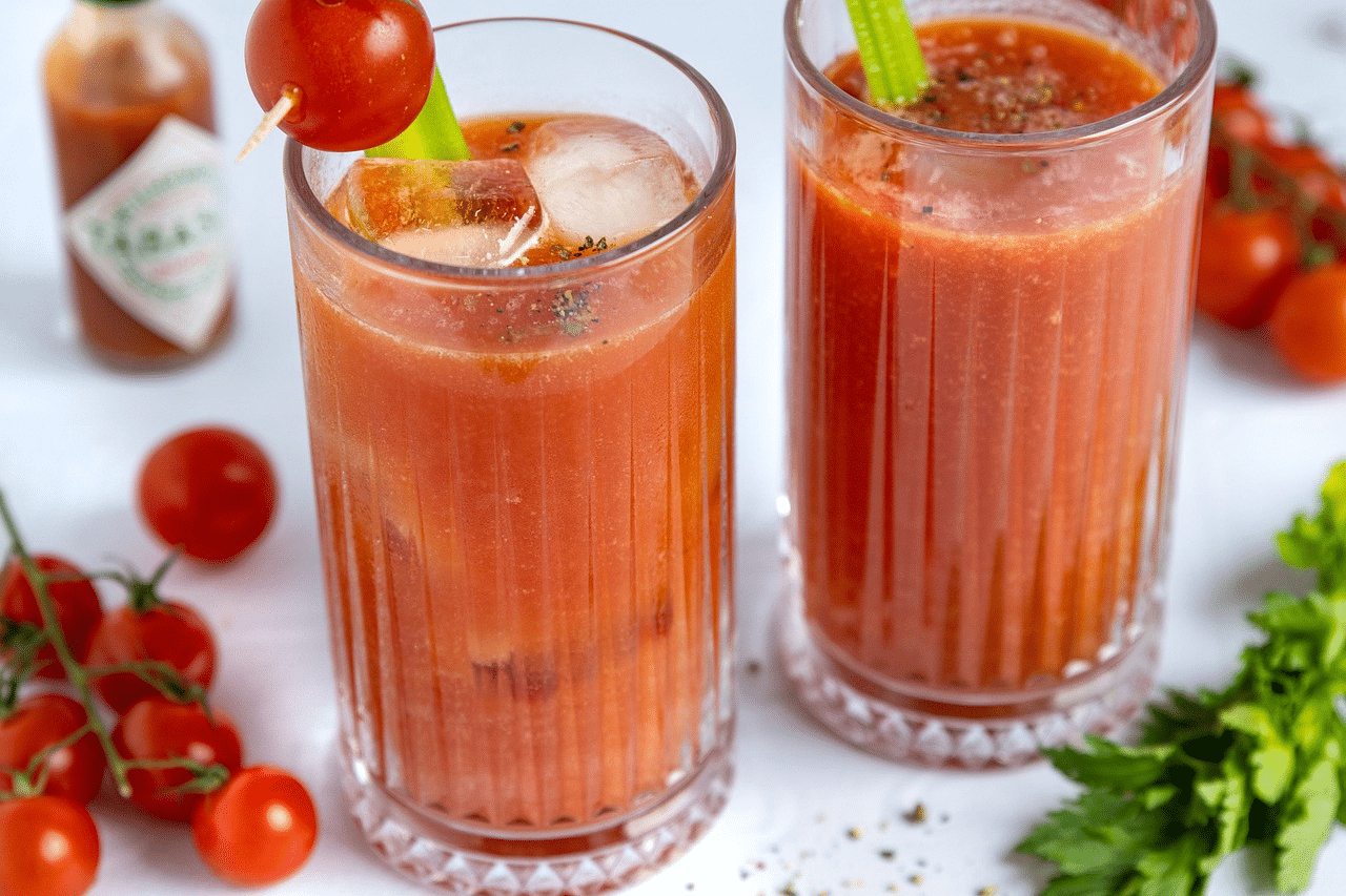 Les Raisons Pour Lesquelles Vous Devriez Consommer Régulièrement Du Jus De Tomate Doubleportionfr 